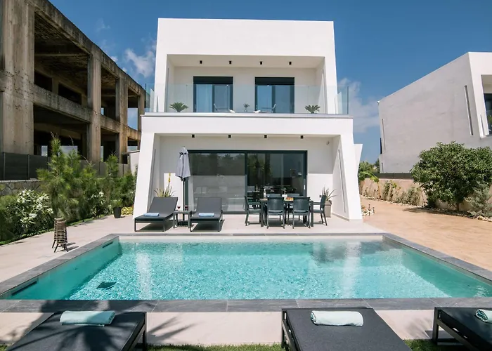 Sunwhite Villas - Private Pool & Cozy Atmosphere, By Zantewize